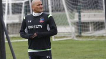 Fútbol, Practica de Colo Colo.
El jugador de Colo Colo Humberto Suazo corre durante el entrenamiento en el estadio Monumental de Santiago.
22/09/2015
Marcelo Hernandez/Photosport