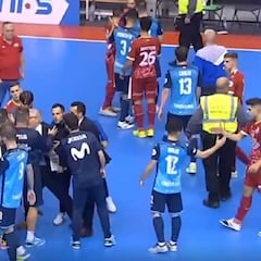 El Movistar frena a ElPozo en un duelo con bronca final