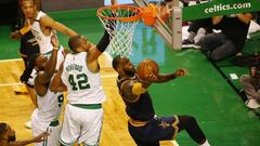 LeBron James anota pese a la presencia de Crowder y Horford.