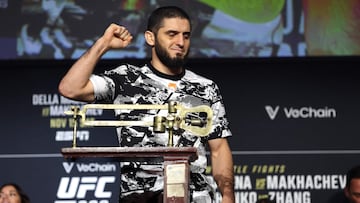 NEW YORK, NEW YORK - NOVEMBER 14: Islam Makhachev of Russia poses on the scale during the UFC 322 ceremonial weigh-in at The Theater at Madison Square Garden on November 14, 2025 in New York City. Ishika Samant/Getty Images/AFP (Photo by Ishika Samant / GETTY IMAGES NORTH AMERICA / Getty Images via AFP)
