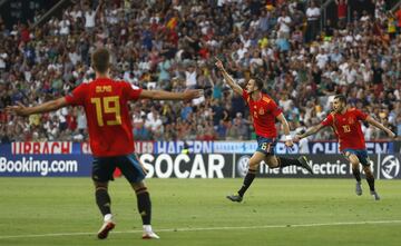 1-0. Fabián Ruiz celebró el primer gol.