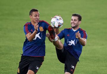 SEVILLE, SPAIN - OCTOBER 14:  Nacho Fernandez (R) and Rodrigo Moreno of Spain during a training session ahead of their UEFA Nations League match against Spain at Estadio Benito Villamarin on October 14, 2018 in Seville, Spain.  (Photo by Aitor Alcalde/Get