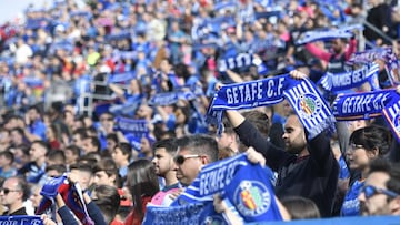 Afición del Getafe en el Coliseum
