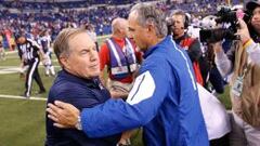 Bill Belichick saluda a Chuck Pagano tras el partido de New England ante los Colts.