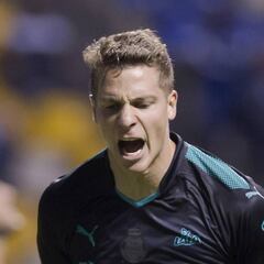 Santos se impone a Puebla y mantiene su liderato