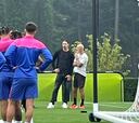 Zlatan Ibrahimovic aparece en el entrenamiento del Milan previo a su debut en Champions League