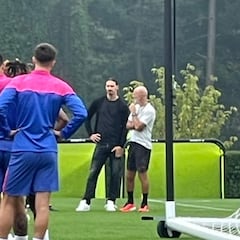 Zlatan Ibrahimovic aparece en el entrenamiento del Milan previo a su debut en Champions League