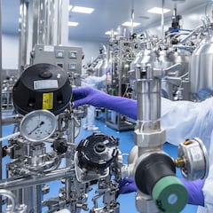 Así será la fase 3 de la vacuna española Hipra: su fase final ya está autorizada