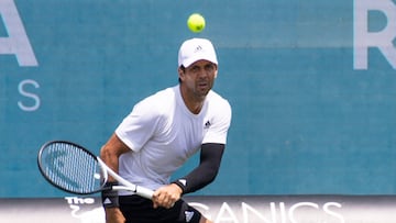 SANTA PONÇA (ISLAS BALEARES) 18-06-22. El tenista español Fernando Verdasco, devuelve una bola al alemán Jan-Lennard Struff , durante la primera jornada de la fase previa del Torneo ATP 250 Mallorca Championships que se disputa entre el 18-25 de junio en Santa Ponça. EFE/Cati Cladera
