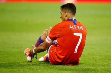 Inter Milan: Alexis Sanchez could be out for "two to three months"