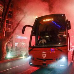 La Curva Nord da calor al Valencia antes del derbi