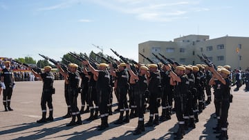 Acto militar de la Unidad Militar de Emergencias (UME) presidido por la ministra de Defensa, Margarita Robles, con motivo de su XX Aniversario, en la Base Aérea de Torrejón de Ardoz, a 4 de octubre de 2025, Madrid (España). El acto militar tiene lugar en el marco del gran Homenaje a la Bandera celebrado en la Plaza de España y la Avenida de la Constitución de la ciudad.
04 OCTUBRE 2025;ACTO MILITAR;UNIDAD MILITAR DE EMERGENCIAS;UME;XX ANIVERSARIO;TORREJÓN DE ARDOZ;MADRID
Matias Chiofalo / Europa Press
04/10/2025