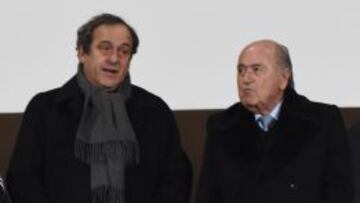 Platini, presidente de la UEFA, y Joseph Blatter, de la FIFA.
