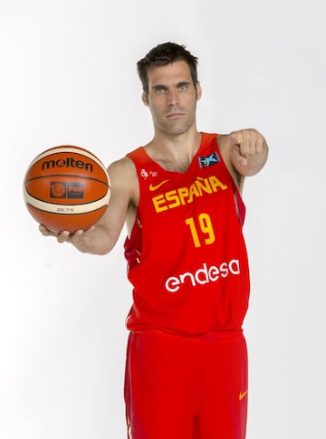 Spain's international basketball team kicks off with official photos