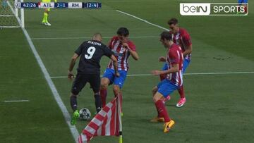 Benzema se va de Savic, God&iacute;n y Gim&eacute;nez con una espectacular jugada.