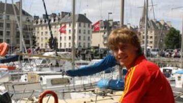 <b>A TODA VELA. </b>Canales, en el puerto de Caen. Él y sus compañeros de la Sub-19 saben que una final como la de mañana ya la vivieron ocho campeones del mundo.