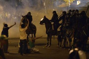 Las protestas continúan en el país suramericano dejando decenas de heridos y una multitud que grita contra las políticas actuales.