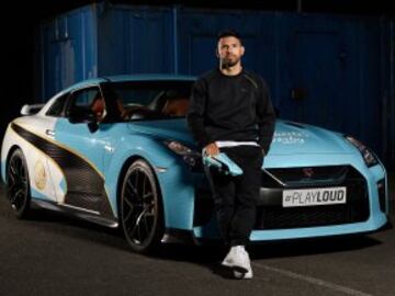 Â© MATTHEW POVER (07971 184305).  Manchester City's Sergio Aguero with his modified Nissan GT-R and Puma boots in preparation for the Manchester derby.