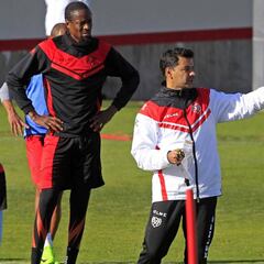 Míchel recupera a De Tomás ante un Numancia sólido en casa