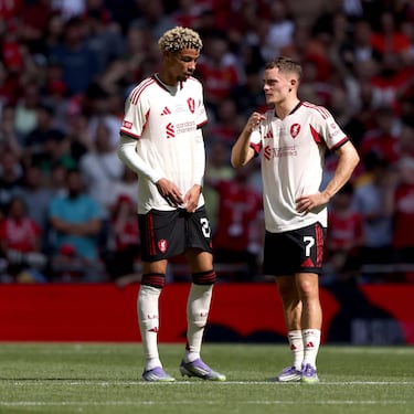Oficial: Liverpool destrói o banco com Alexander Izak!