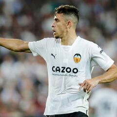 Paulista entrena con el grupo y Cavani en el gimnasio