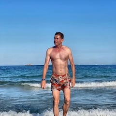 Real Madrid legends Ronaldo and Roberto Carlos troll Hierro over beach pose