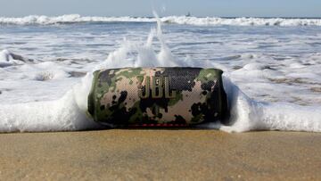 JBL Charge 5, un nuevo altavoz portátil con el que también cargar el móvil