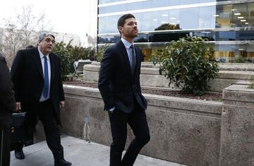 Xabi Alonso ha sido juzgado hoy por la Audiencia de Madrid por los presuntos delitos de fraude fiscal. La Fiscalía de Madrid solicita cinco años de prisión para el exfutbolista.