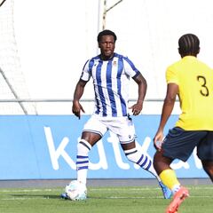 Cuatro jugadores sin dorsal continúan en Zubieta a una semana del cierre de mercado