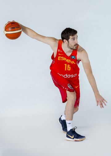 Spain's international basketball team kicks off with official photos