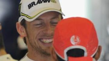 Whitmarsh: "Hamilton y Button son maduros para saber que corremos como equipo"
