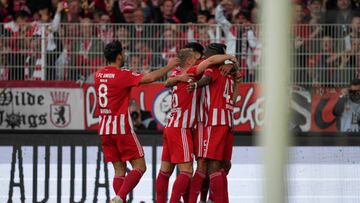 Los jugadores del Uni¨®n Berl¨ªn celebran uno de los goles de Haberer.