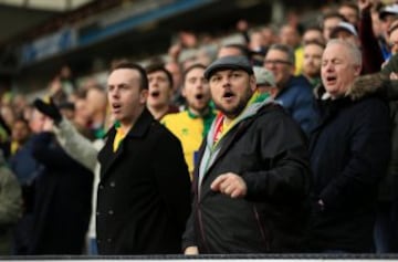 NORWICH, ENGLAND - JANUARY 23:  Norwich City fans react as they concede a late winning goal during the Barclays Premier League match between Norwich City and Liverpool at Carrow Road stadium on January 23, 2016 in Norwich, England. (Photo by Stephen Pond/