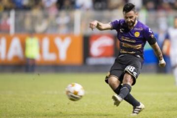 Regresa al Club Universidad luego de pasar por algunos equipos del Ascenso MX. Su misión será complicada, pues deberá suplir a Luis Fuentes, ex capitán de la escuadra del Pedregal. 