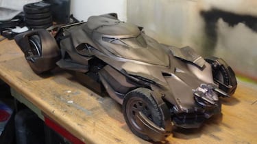 El último PC de ensueño está metido en un Batmóvil