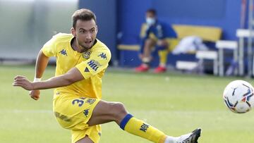 Juanma Bravo: "Tenemos que soltarnos más en el terreno de juego".