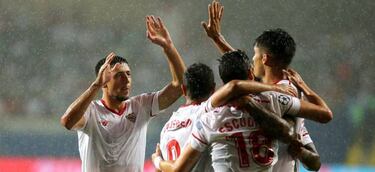 Sevilla, Napoli and Celtic all win in Champions League first leg