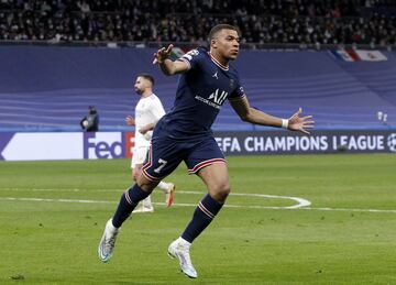 0-1. Kylian Mbappé celebra el primer gol.