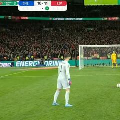 El desastroso penalti de Kepa que hace campeón al Liverpool