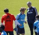 Benzema e Higuaín se entrenan al margen; Morata, único punta