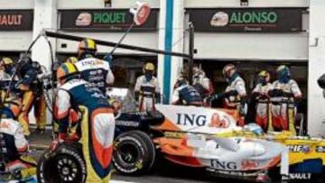 <b>DECEPCIÓN. </b>El Renault de Alonso no se comportó en Magny-Cours como se suponía tras la calificación.