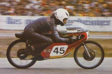 Ángel Nieto consiguió su sexto mundial al proclamarse en 1975 Campeón del Mundo de 50cc con Kreidler, tras lograr seis victorias y dos segundos puestos