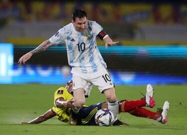 Argentina v Chile: Messi rides again in pursuit of Copa success