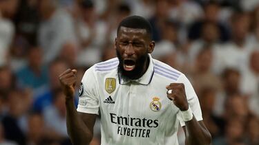 El defensa alemán del Real Madrid Antonio Rüdiger durante el partido de ida de las semifinales de la Liga de Campeones que Real Madrid y Manchester City disputan este martes en el estadio Santiago Bernabéu, en Madrid.