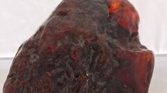 A million-dollar doorstop: A woman was holding the door with a rock that turned out to be an incredibly valuable material