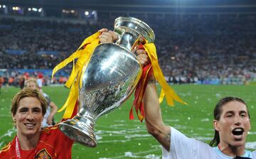 El 29 de junio de 2008. La Selección Española levantó el trofeo de la Eurocopa al cielo de Viena. Un gol de Fernando Torres en la primera mitad le valió a España para levantar el primer título desde 1964. 