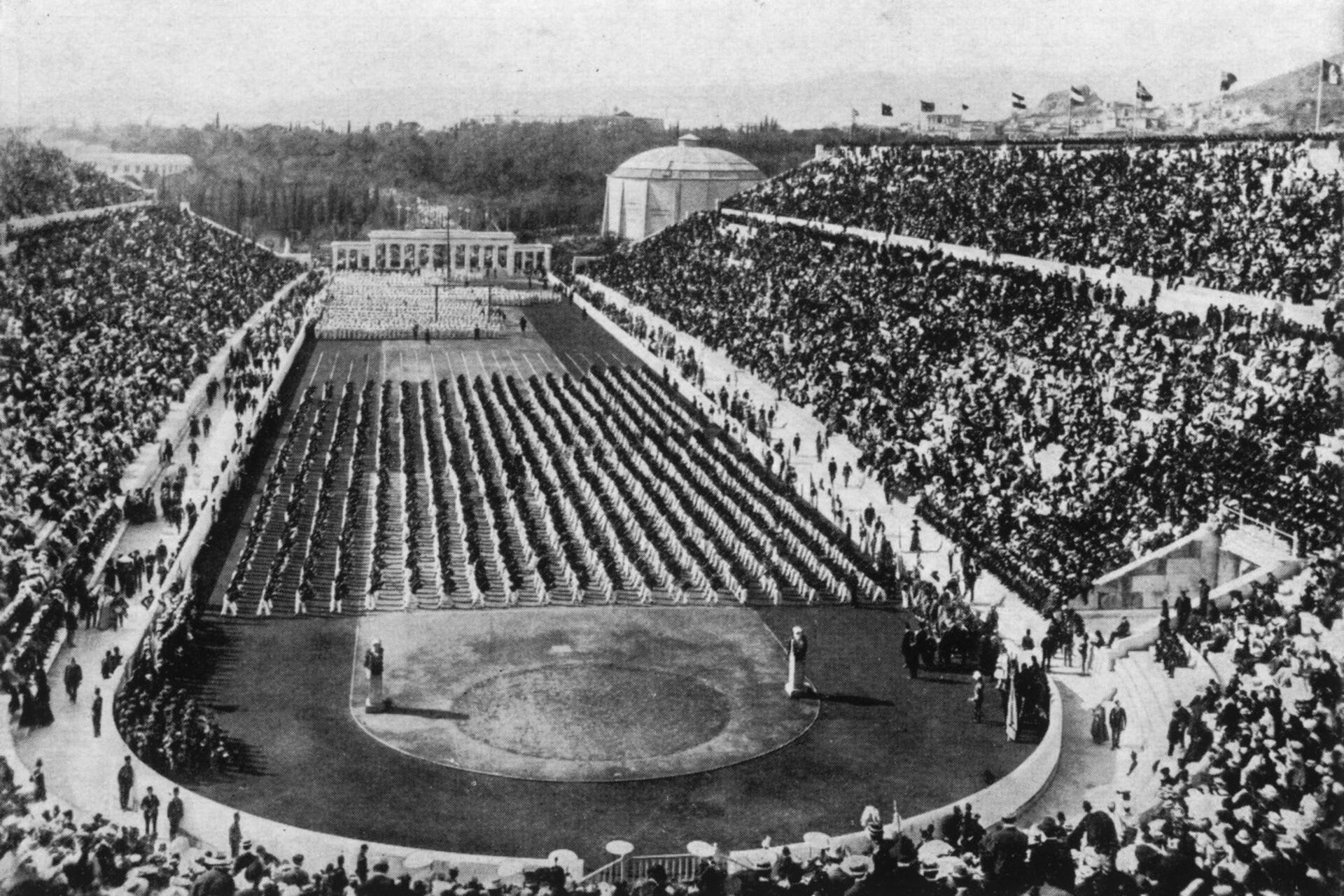 El evento polideportivo por excelencia son los Juegos Ol¨ªmpicos. Cada cuatro a?os el mundo se detiene para observar a los mejores deportistas del mundo frente a frente. Los JJ OO de la era moderna fueron creados en 1894 por el Bar¨®n Pierre de Coubertin, q