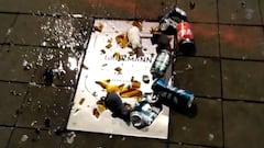 Ratas de peluche, latas y basura en la placa de Griezmann