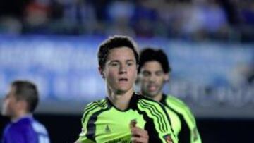 <b>COMPROMISO. </b>Ander celebra escudo en mano el tanto que logró en Chapín el pasado sábado.