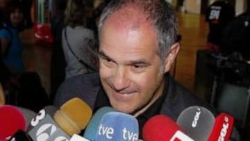 Zubizarreta atendió a la prensa en El Prat.